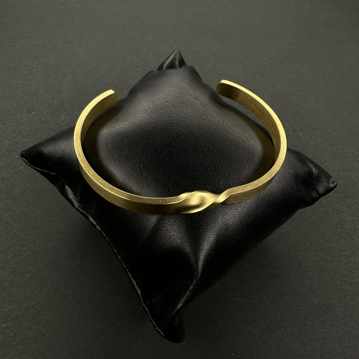 دستبند بنگل کد (6330) طلایی