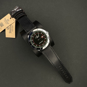 سویستون مردانه کد(6539)قاب نقره ای بند و صفحه مشکی خط قرمز