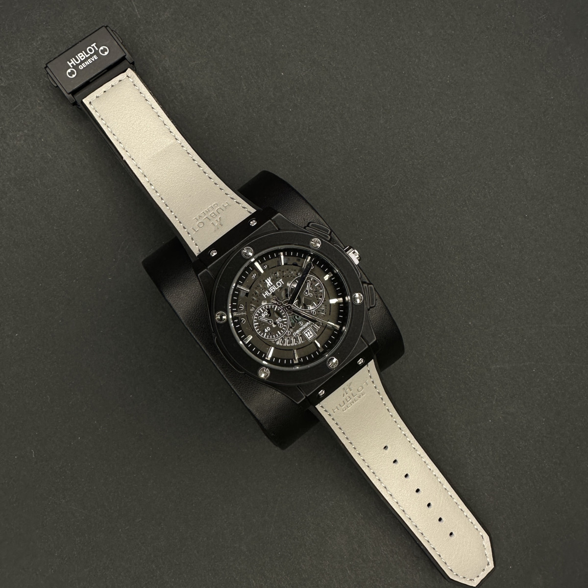 هابلوت مردانه کد(6550)قاب مشکی صفحه مشکی بند طوسی