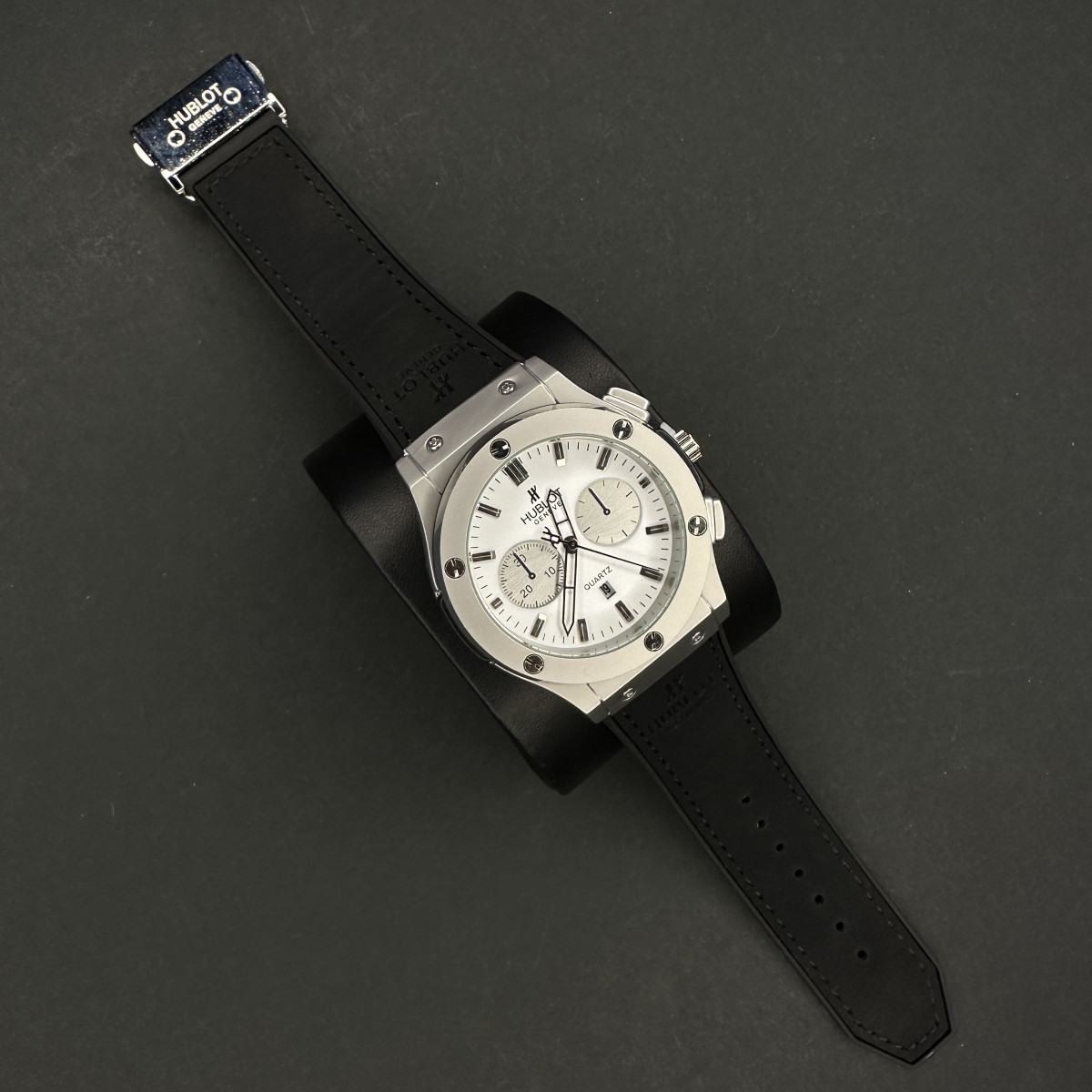 هابلوت مردانه کد(6563)قاب نقره ای صفحه سفید بند مشکی