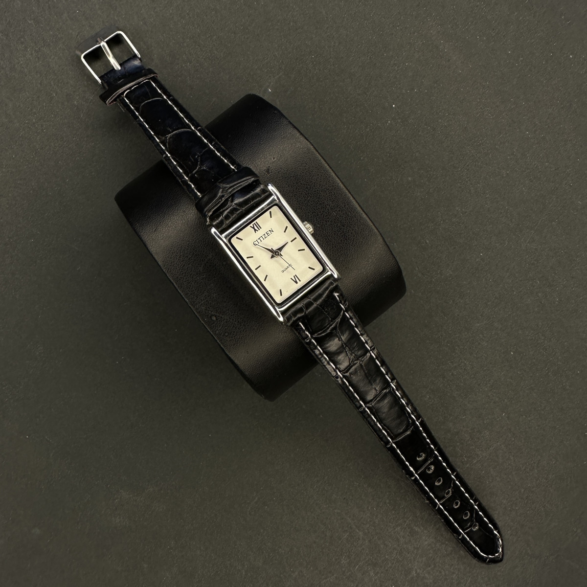 سیتیزن زنانه کد (6592) قاب نقره ای صفحه سفید بند مشکی