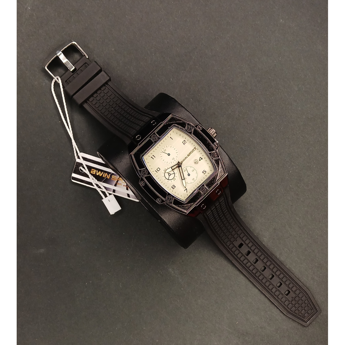 اسپرت مردانه کد (6638) قاب مشکی براق صفحه نقره ای بند مشکی