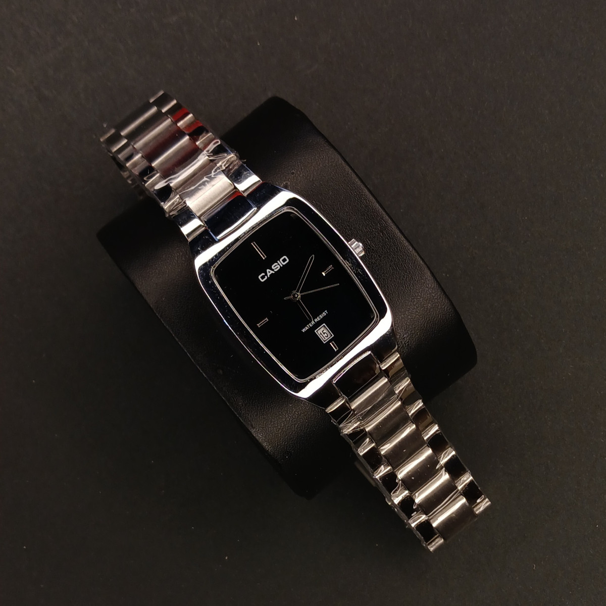 کاسیو مستطیل کد (6666) نقره ای صفحه مشکی ساده