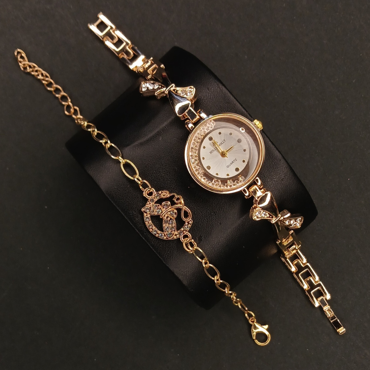 زنانه of holly mollyبا دستبند کد (6756) طلایی داخل سفید