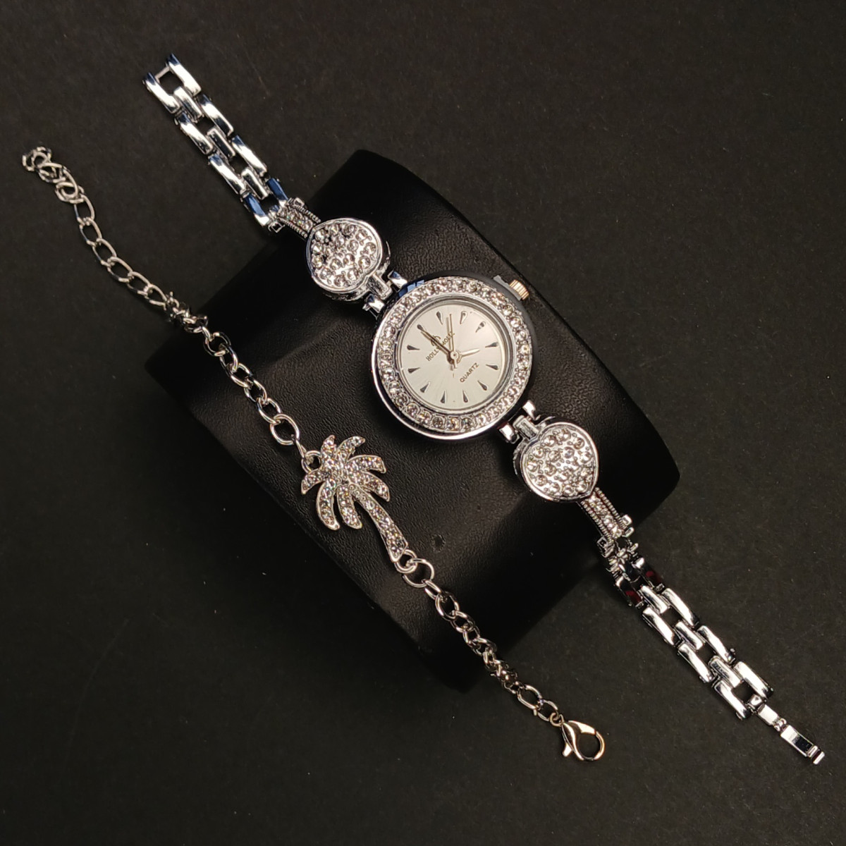 زنانه of holly mollyبا دستبند کد (6762) نقره ای داخل سفید