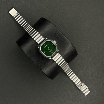 کاسیو زنانه کد (6788) قاب و بند نقره ای صفحه سبز