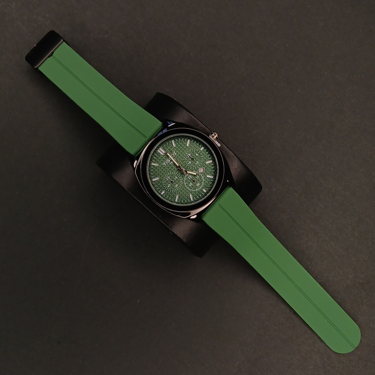 تیسوت مردانه کد (6825) قاب مشکی بند و صفحه سبز