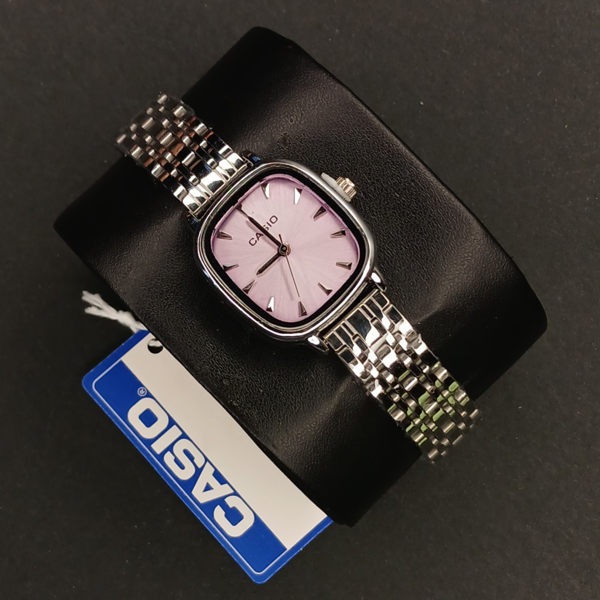 کاسیو زنانه کد (6837) قاب و بند نقره ای صفحه صورتی کم رنگ