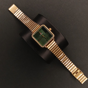 نیوی فورس زنانه مربعی کد(6851) طلایی صفحه سبز