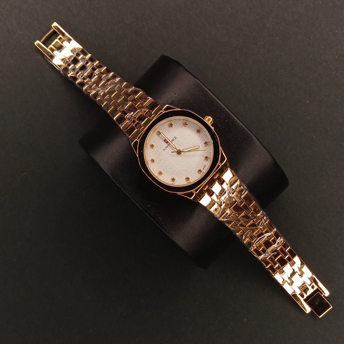 نیوی فورس زنانه کد(6861) طلایی صفحه سفید