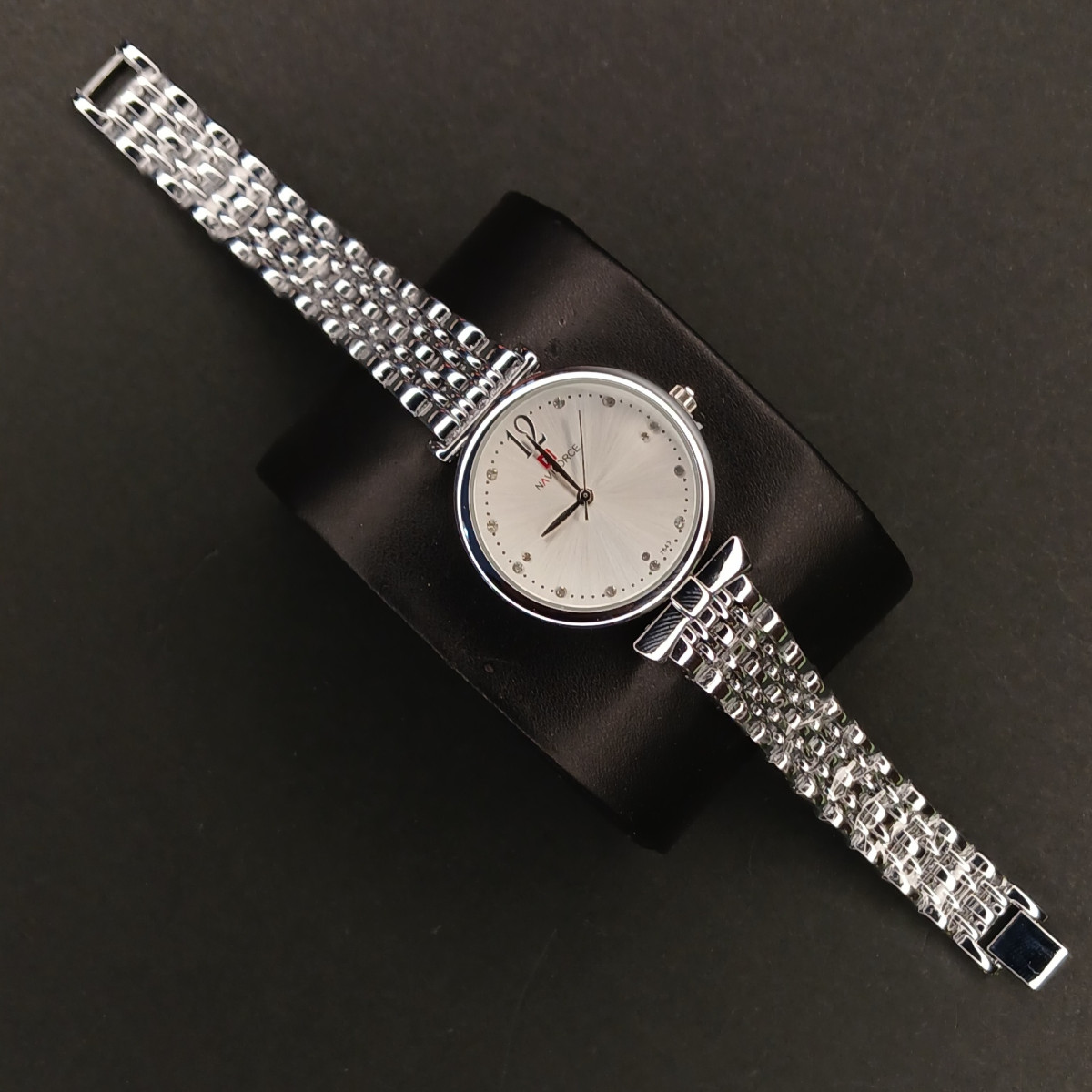 نیوی فورس زنانه کد(6870) تمام نقره ای