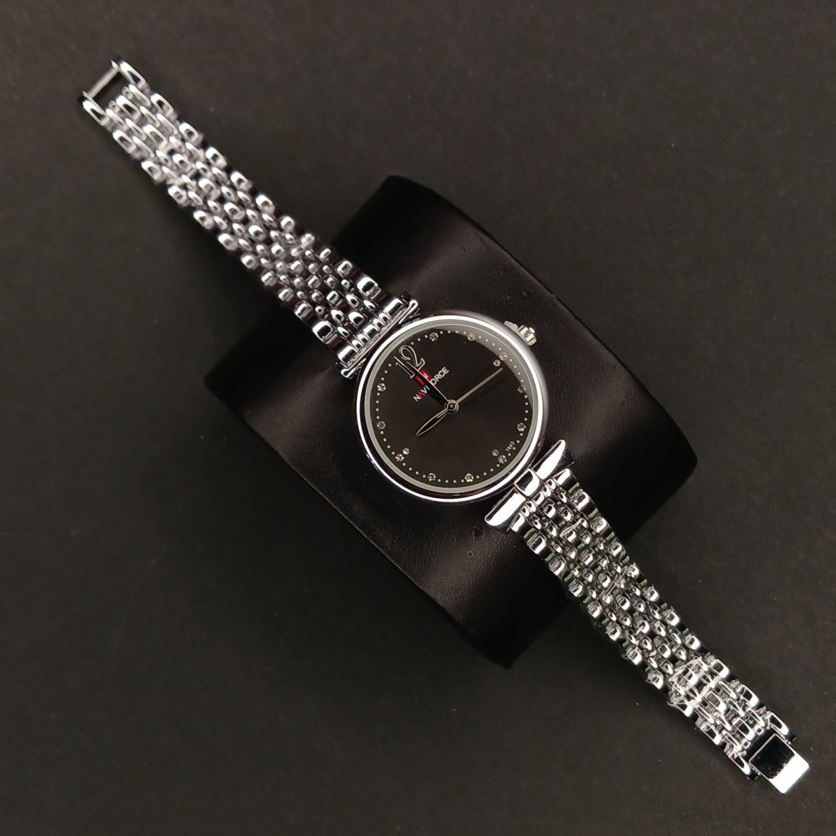 نیوی فورس زنانه کد(6874) نقره ای صفحه مشکی