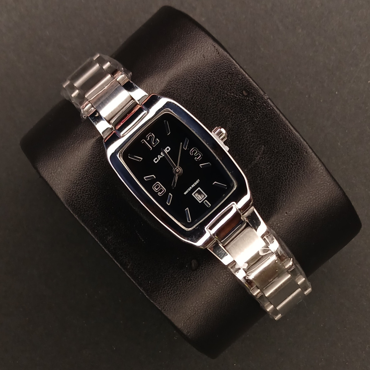 کاسیو مستطیل کد (6883) نقره ای صفحه مشکی