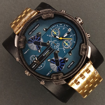 دیزل مردانه کد(6981) قاب مشکی بند طلایی