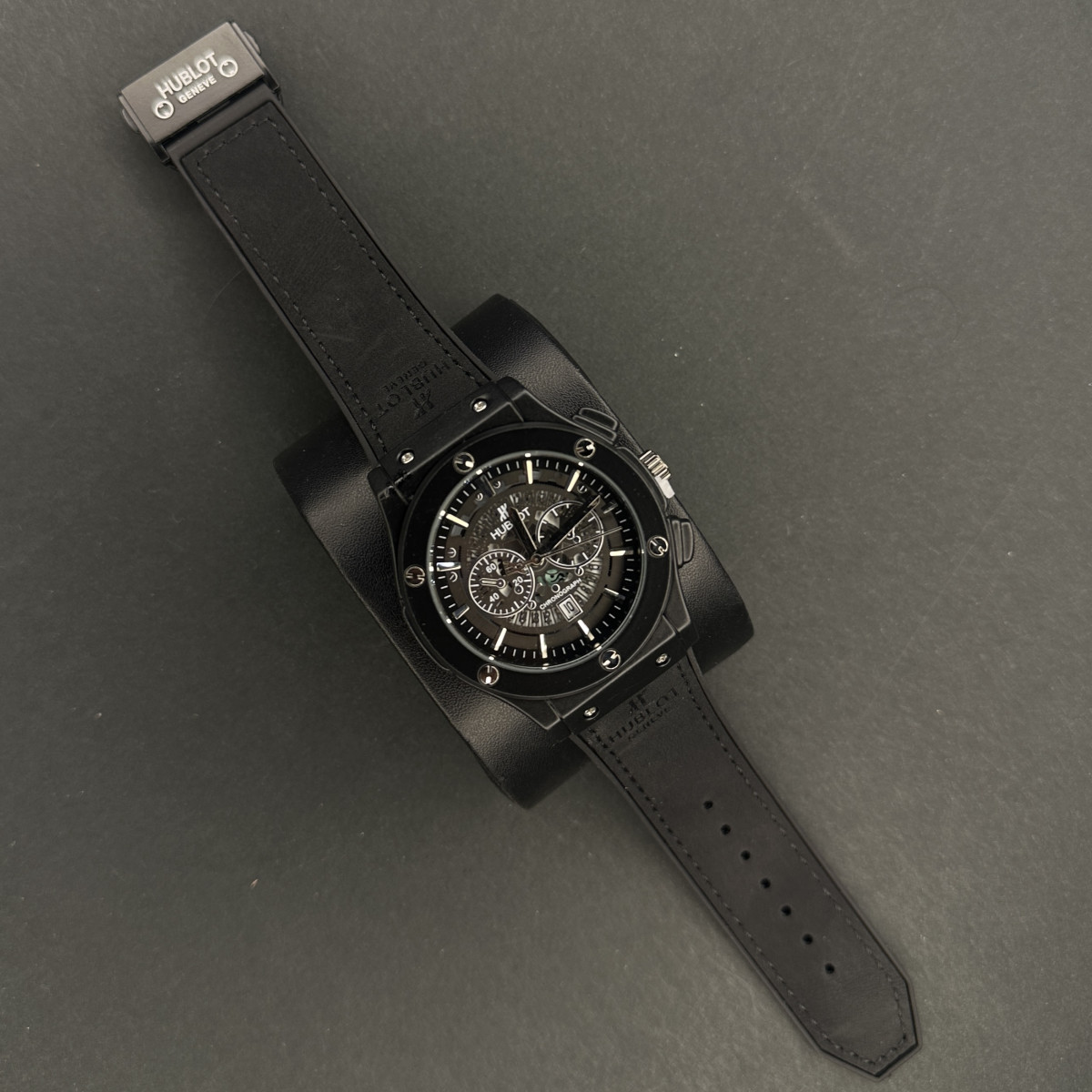 هابلوت کد(6047) قاب مشکی بند مشکی