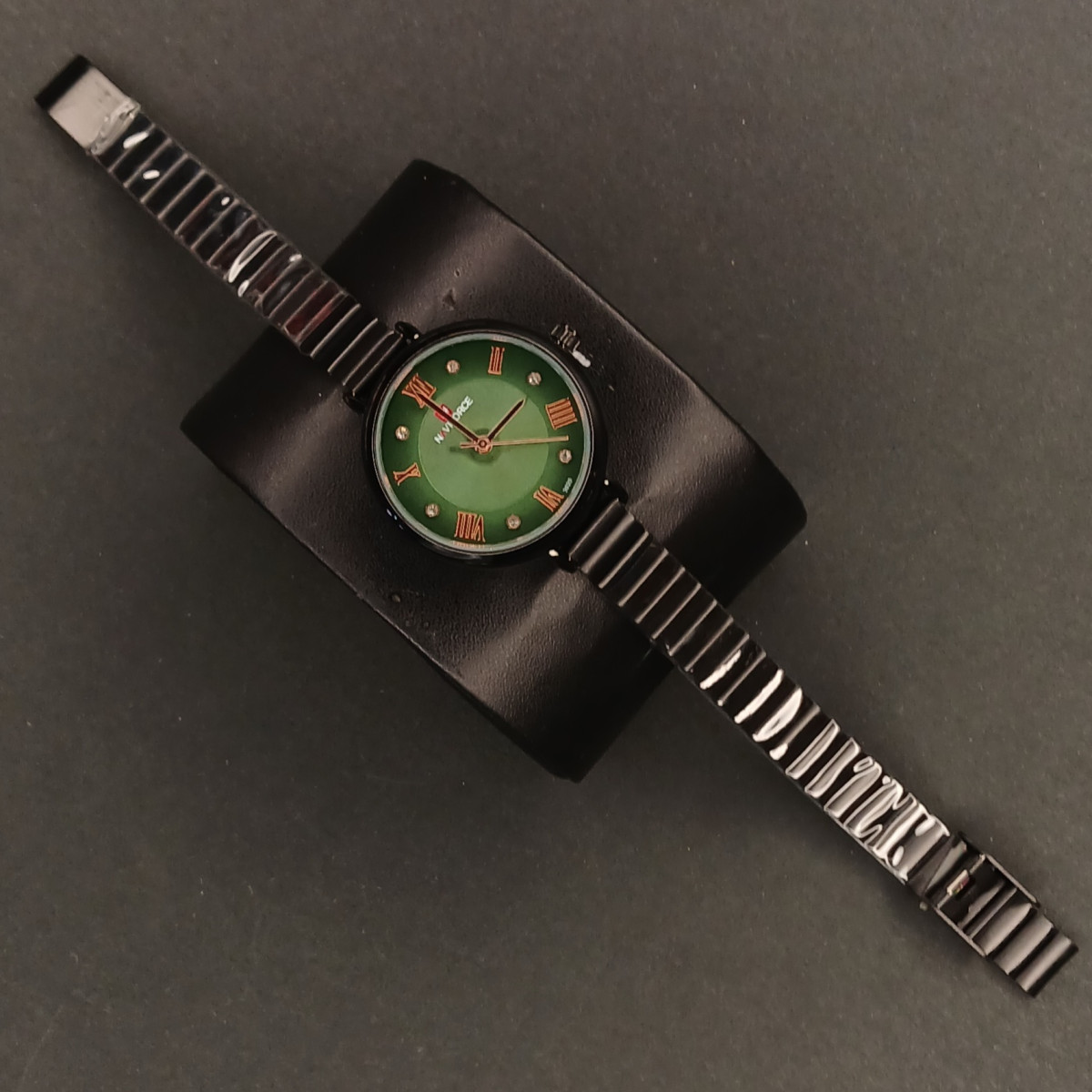 نیوی فورس زنانه کد(7002) مشکی صفحه سبز