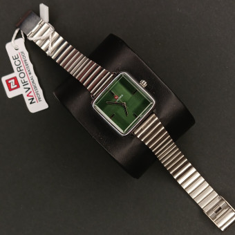 نیوی فورس زنانه مربعی کد(7009) نقره ای صفحه سبز